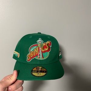 Supersonics fitted green hat. Size 7 1/2.